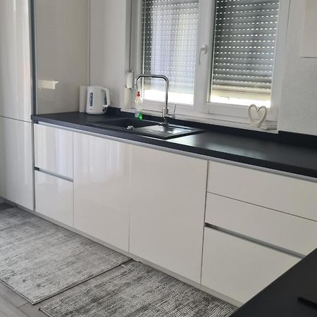 Apartment Merry - Free Garage & Parking Mostar Esterno foto