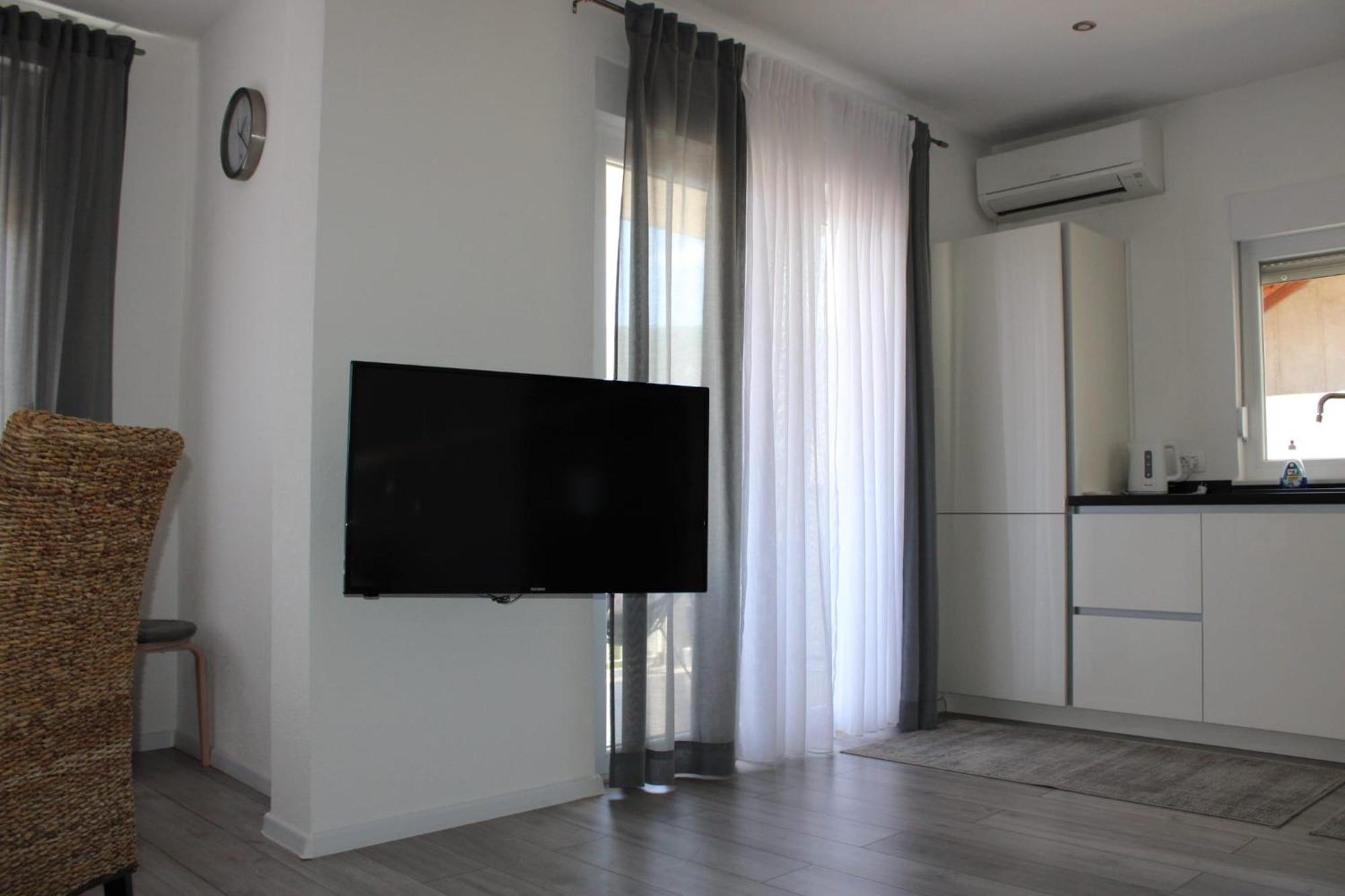 Apartment Merry - Free Garage & Parking Mostar Esterno foto