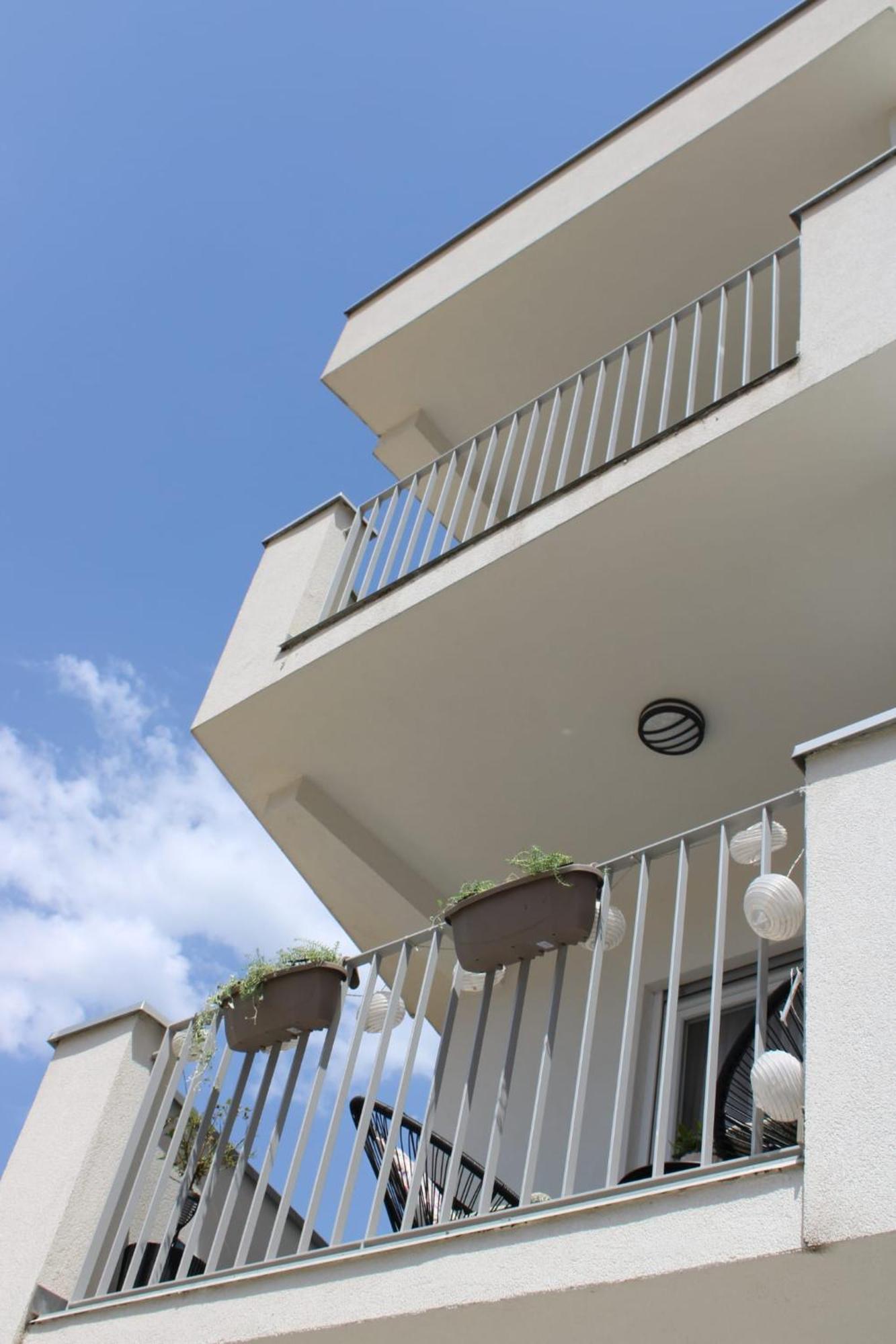 Apartment Merry - Free Garage & Parking Mostar Esterno foto