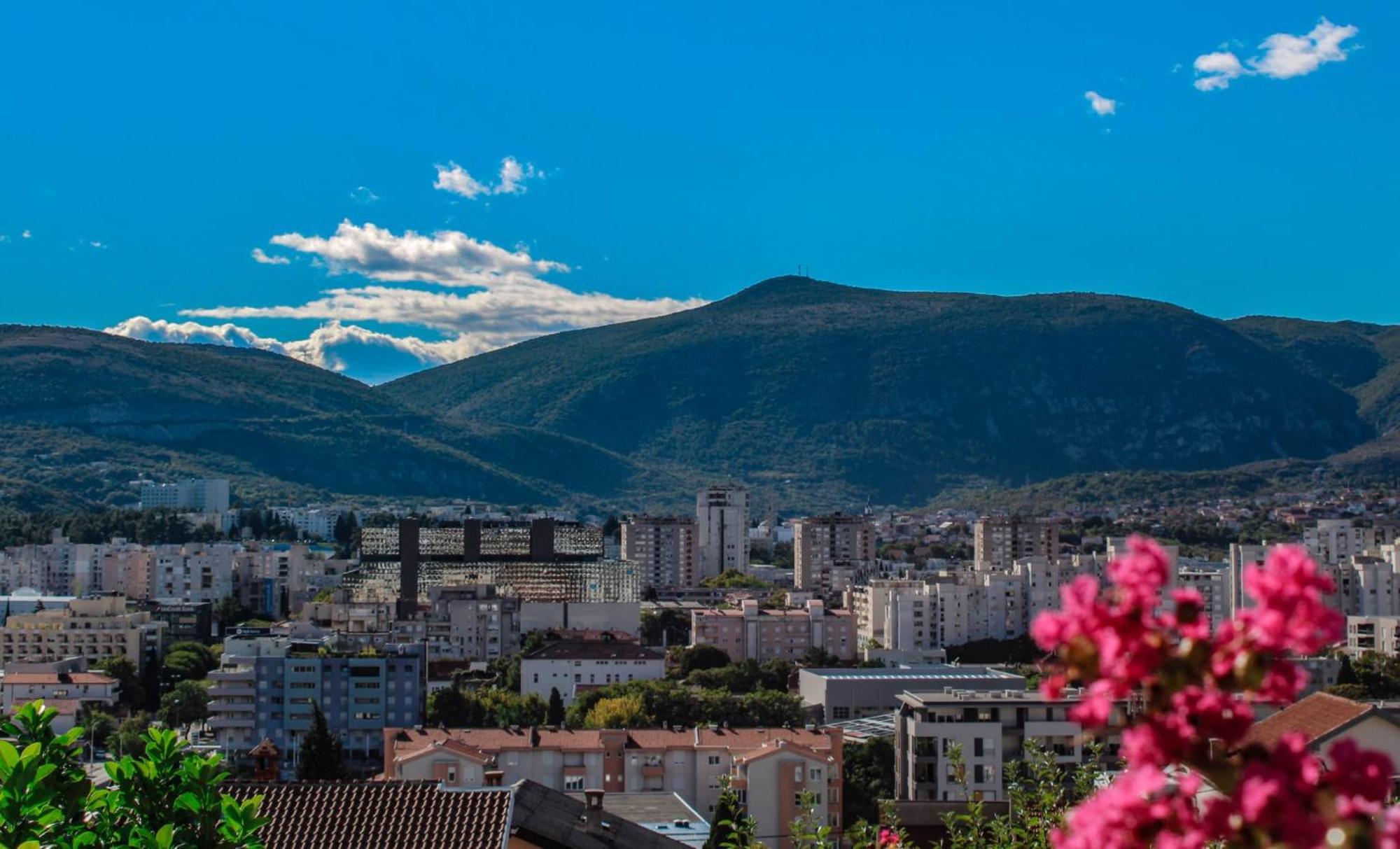 Apartment Merry - Free Garage & Parking Mostar Esterno foto