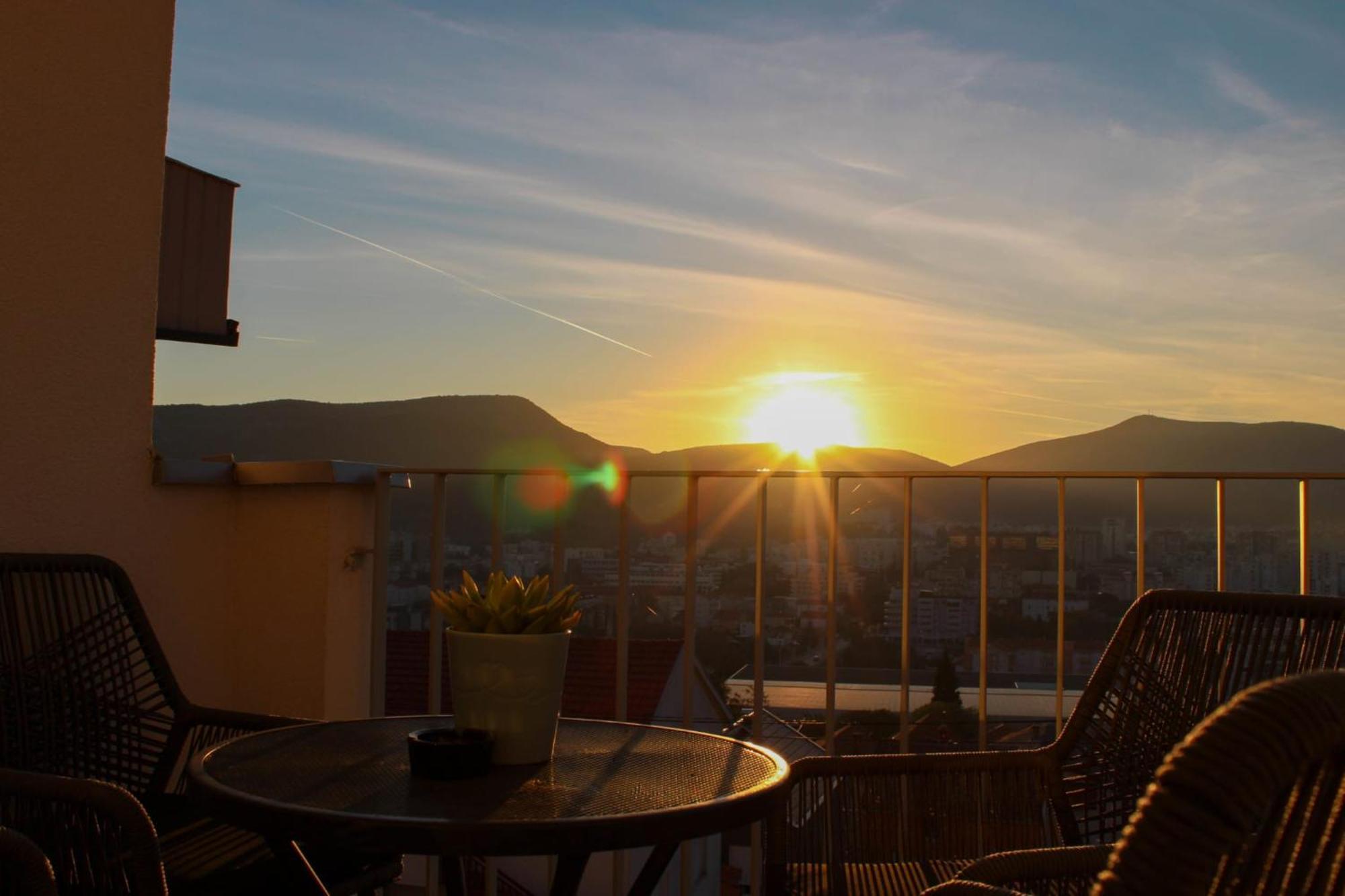 Apartment Merry - Free Garage & Parking Mostar Esterno foto