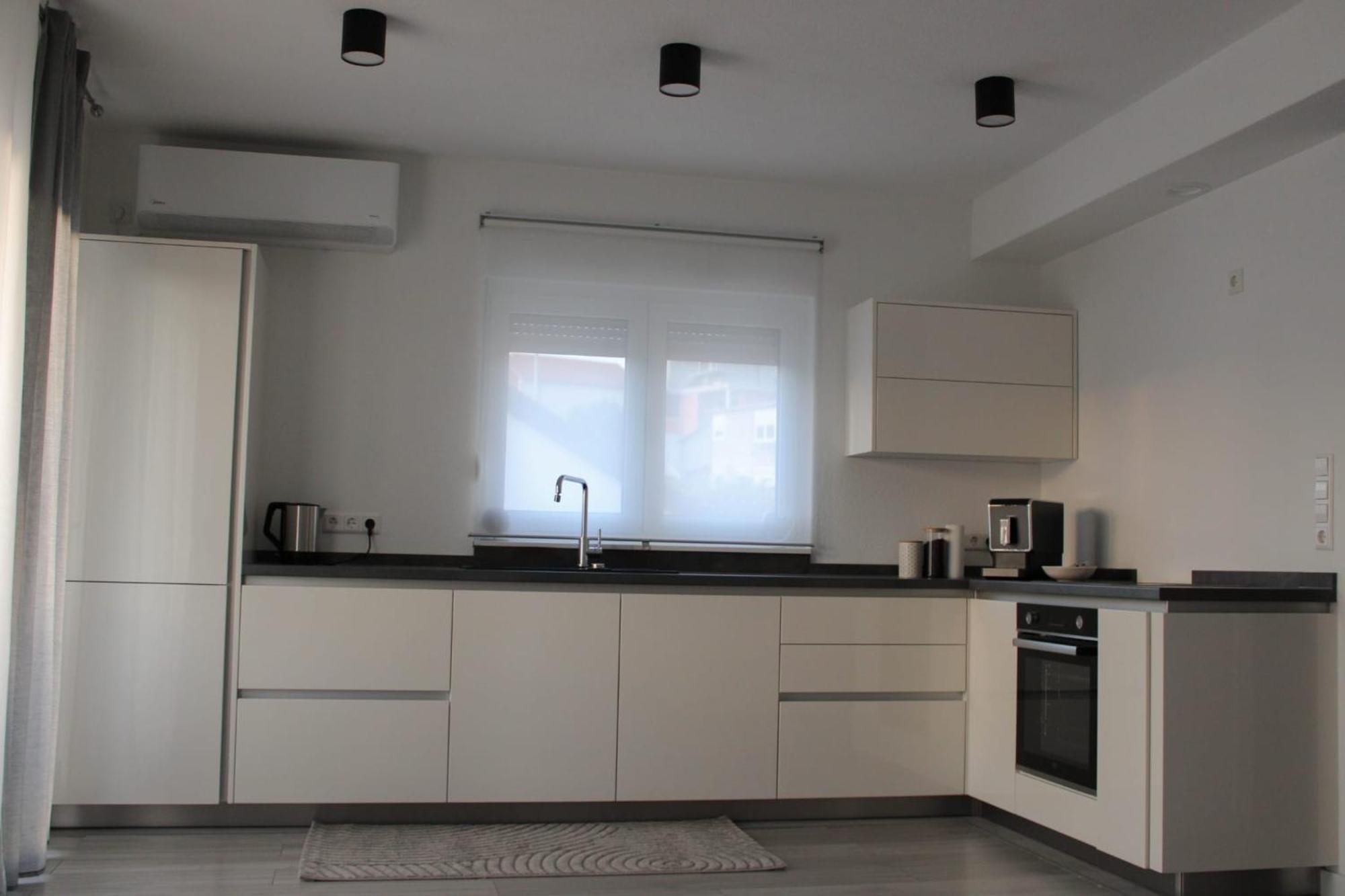 Apartment Merry - Free Garage & Parking Mostar Esterno foto