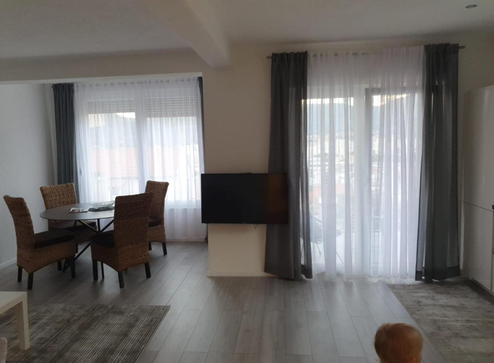 Apartment Merry - Free Garage & Parking Mostar Esterno foto