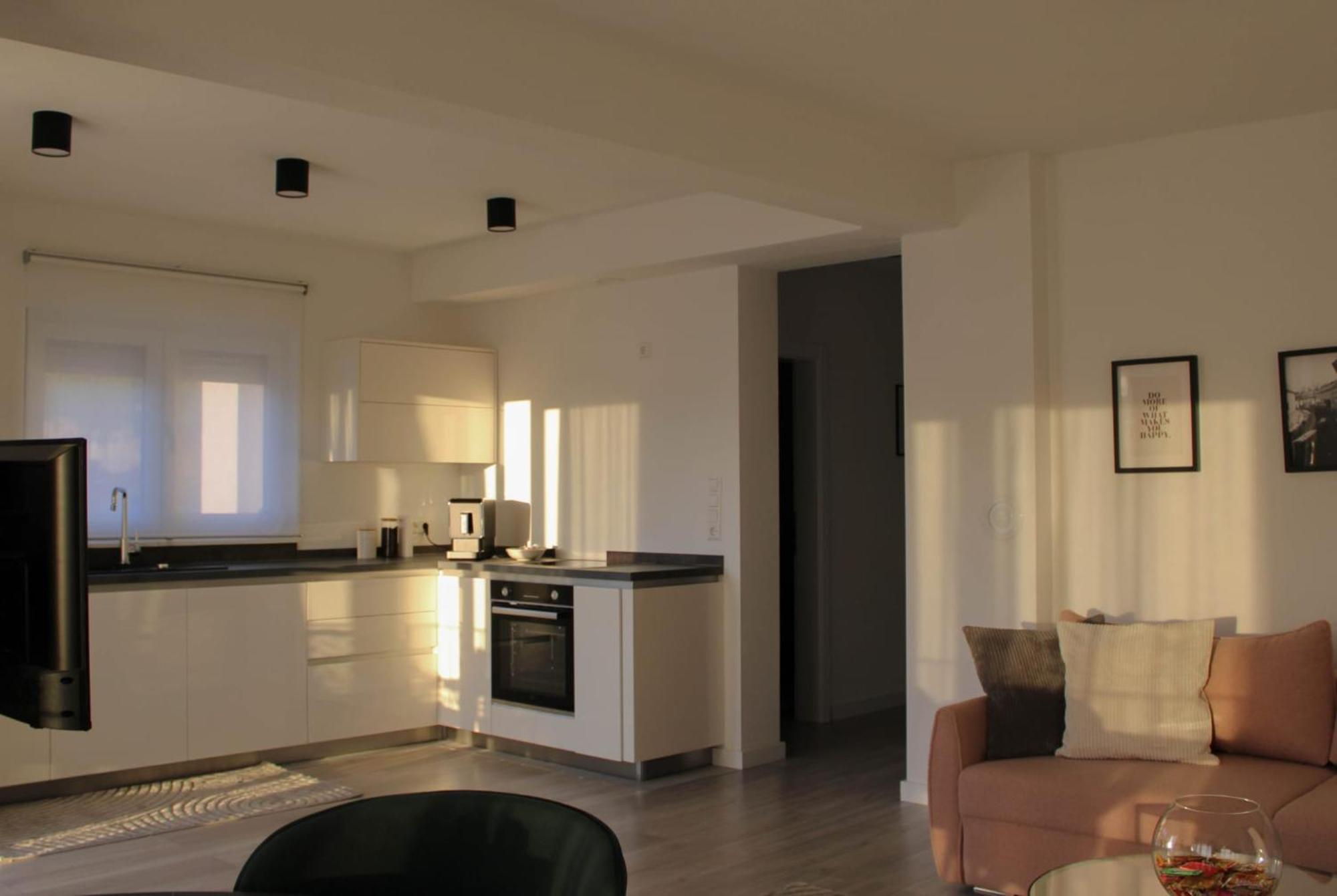 Apartment Merry - Free Garage & Parking Mostar Esterno foto